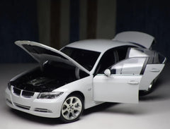 [Kyosho] 1:18 BMW 2005 E90 330i White Model Car Die-Cast