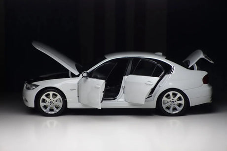 [Kyosho] 1:18 BMW 2005 E90 330i White Model Car Die-Cast