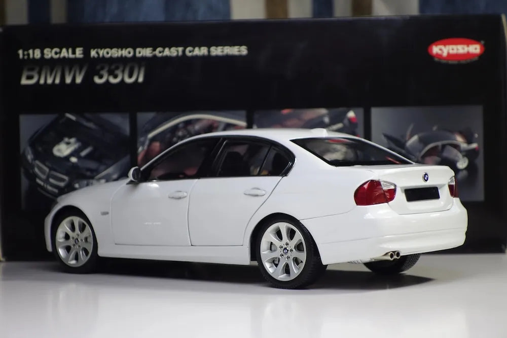 [Kyosho] 1:18 BMW 2005 E90 330i White Model Car Die-Cast