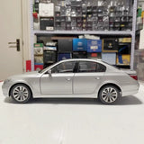 [Kyosho] 1:18 BMW 2008 E60 550i Sedan Silver Model Car Die-Cast