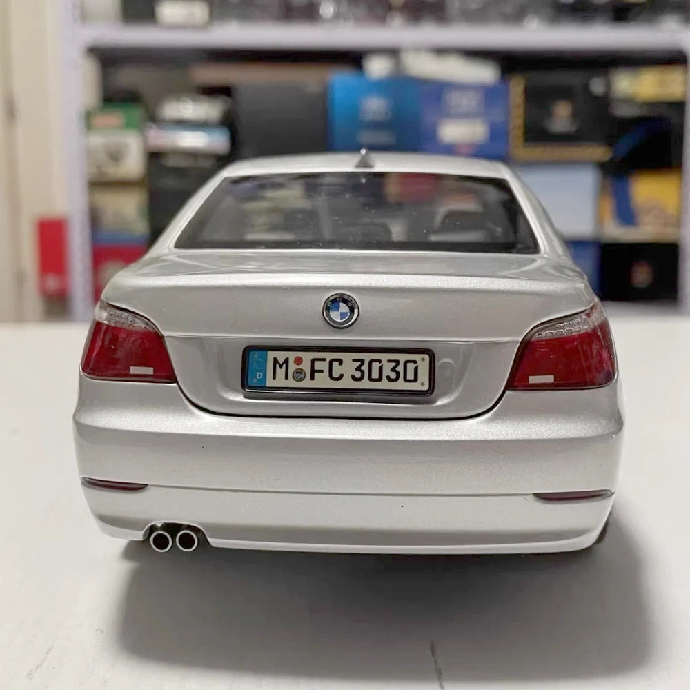 [Kyosho] 1:18 BMW 2008 E60 550i Sedan Silver Model Car Die-Cast