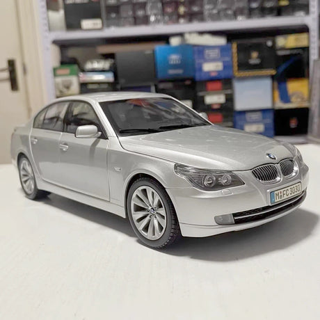 [Kyosho] 1:18 BMW 2008 E60 550i Sedan argent voiture miniature Die-Cast