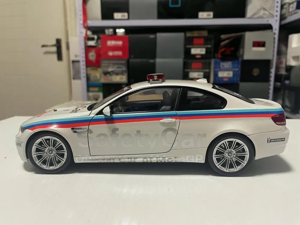 [Kyosho] 1:18 BMW 2008 E92 M3 Safety pienoismalli Die-Cast