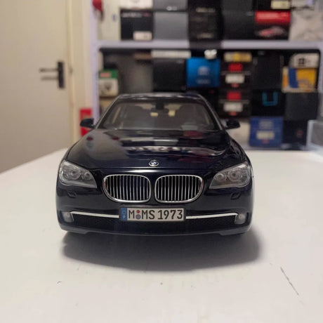 [Kyosho] 1:18 BMW 2008 F02 750Li Black Model Car Die-Cast