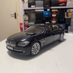 [Kyosho] 1:18 BMW 2008 F02 750Li Black Model Car Die-Cast