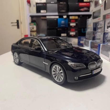 [Kyosho] 1:18 BMW 2008 F02 750Li Black Model Car Die-Cast