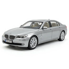 [Kyosho] 1:18 BMW 2008 F02 750Li argent voiture miniature Die-Cast