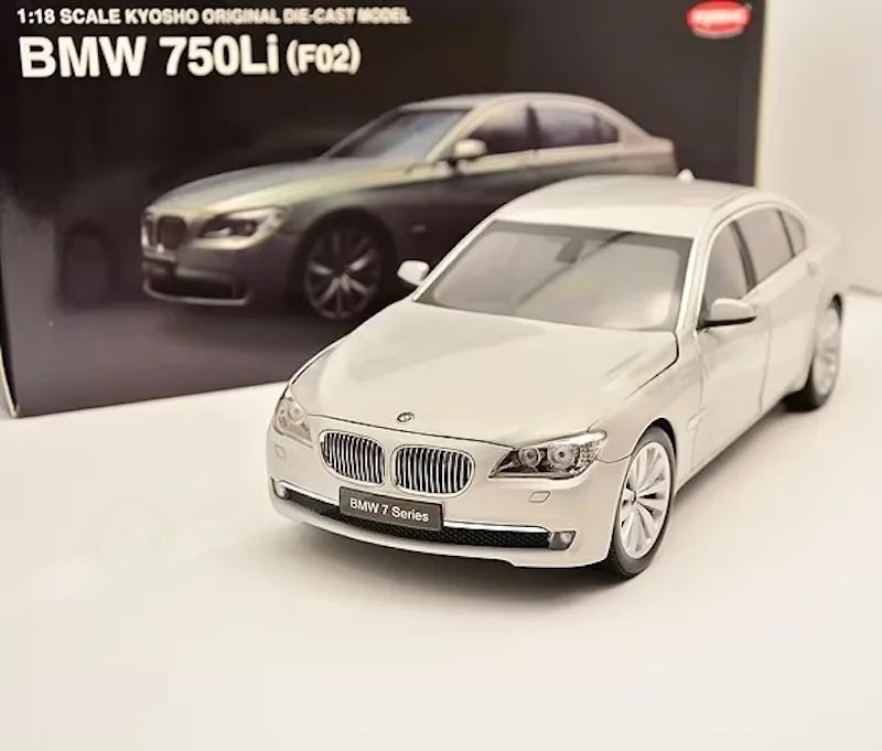 [Kyosho] 1:18 BMW 2008 F02 750Li White Model Car Die-Cast