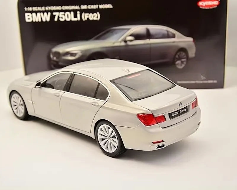 [Kyosho] 1:18 BMW 2008 F02 750Li White Model Car Die-Cast