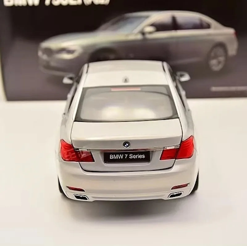 [Kyosho] 1:18 BMW 2008 F02 750Li White Model Car Die-Cast