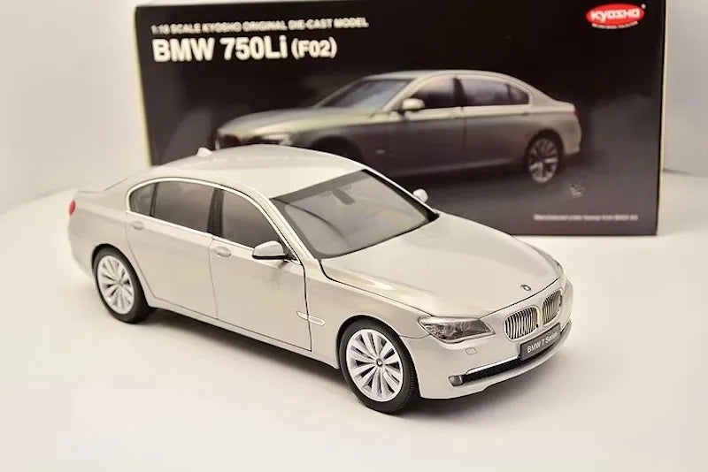 [Kyosho] 1:18 BMW 2008 F02 750Li White Model Car Die-Cast