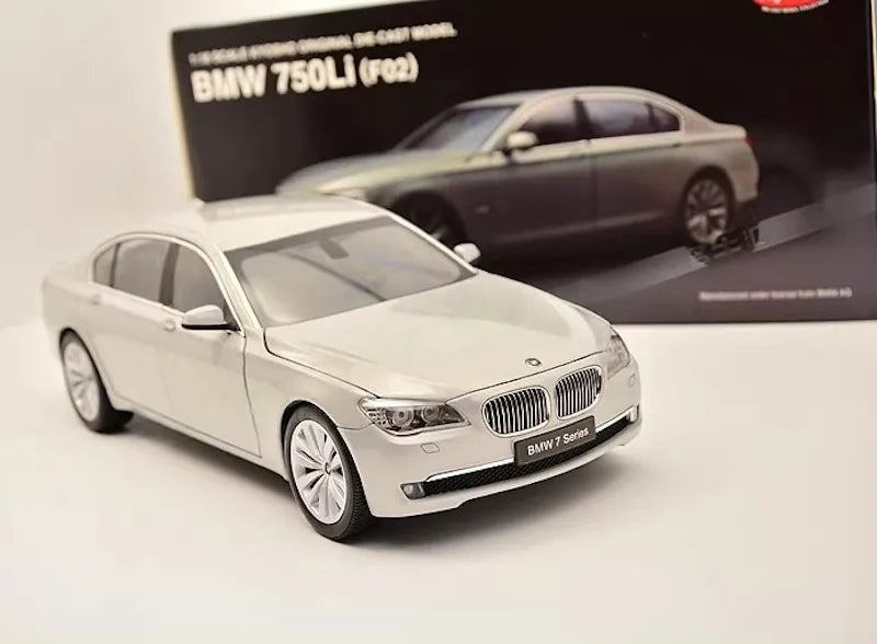 [Kyosho] 1:18 BMW 2008 F02 750Li White Model Car Die-Cast
