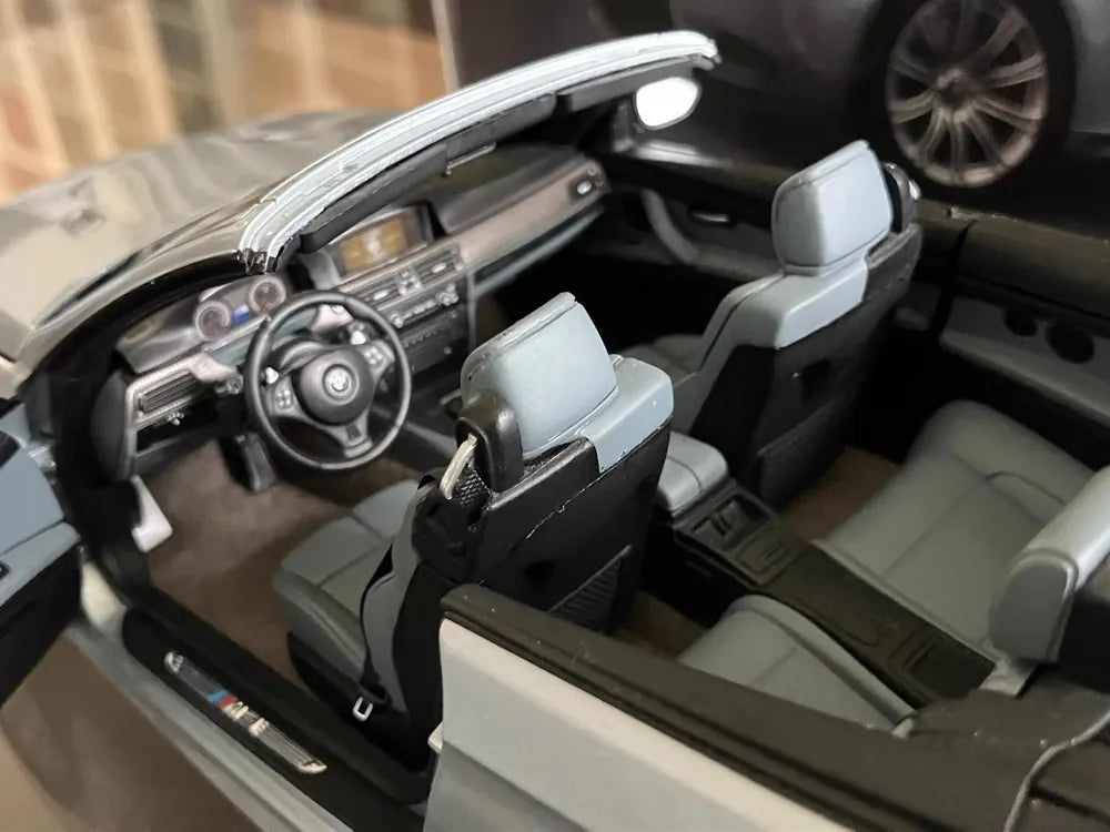 [Kyosho] 1:18 BMW 2009 E93 M3 Cabriolet Silver Model Car Die-Cast