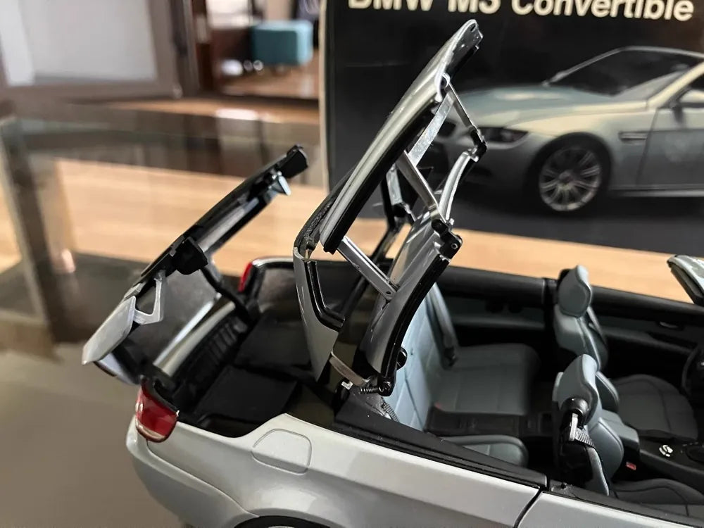 [Kyosho] 1:18 BMW 2009 E93 M3 Cabriolet Silver Model Car Die-Cast