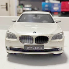 [Kyosho] 1:18 BMW 2010 F02 760Li White Model Car Die-Cast