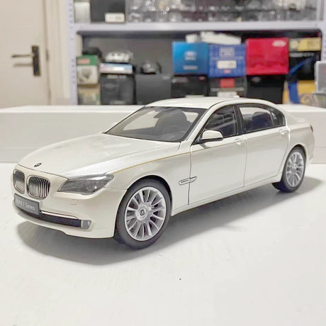 [Kyosho] 1:18 BMW 2010 F02 760Li blanc voiture miniature Die-Cast