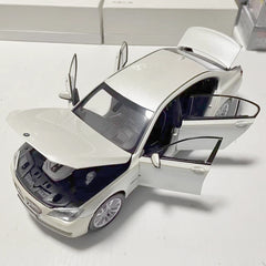 [Kyosho] 1:18 BMW 2010 F02 760Li White Model Car Die-Cast