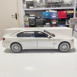 [Kyosho] 1:18 BMW 2010 F02 760Li White Model Car Die-Cast