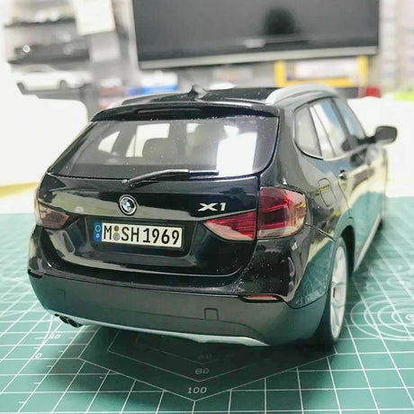 [Kyosho] 1:18 BMW 2012 E84 X1 xDrive28i noir voiture miniature Die-Cast