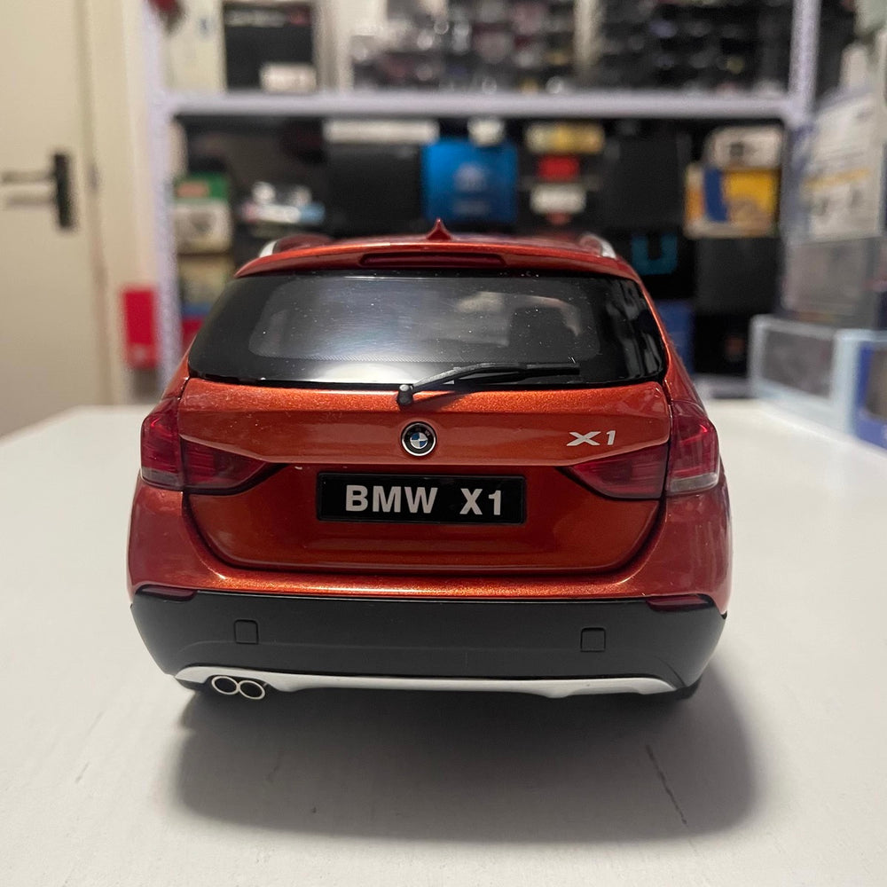 [Kyosho] 1:18 BMW 2012 E84 X1 xDrive28i Orange Model Car Die-Cast