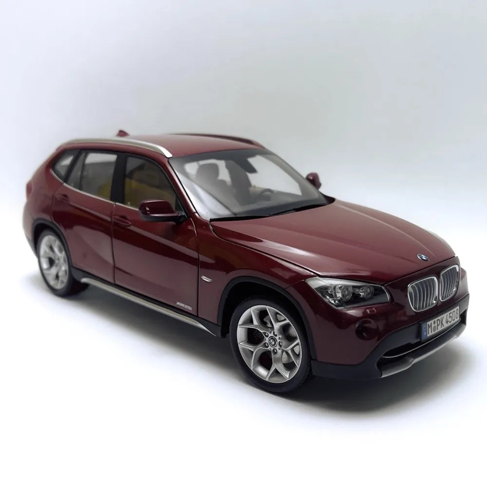 [Kyosho] 1:18 BMW 2012 E84 X1 xDrive28i レッド モデルカー Die-Cast