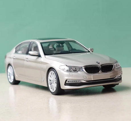 [Kyosho] 1:18 BMW 2017 G30 5 Series Gold Model Car Die-Cast
