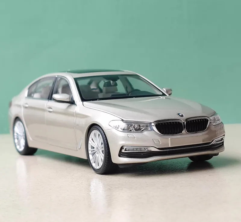 [Kyosho] 1:18 BMW 2017 G30 5 Series Gold Model Car Die-Cast