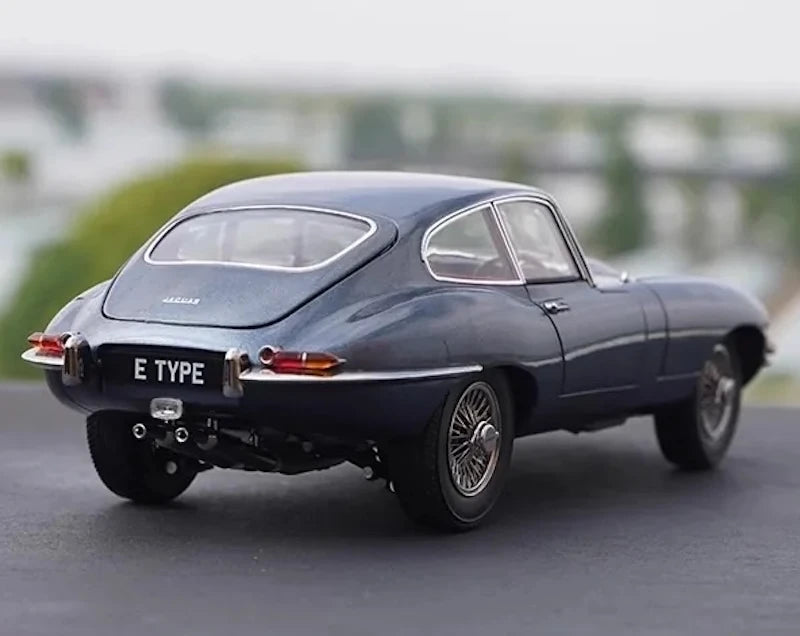 [Kyosho] 1:18 Jaguar 1974 E-Type Blue Model Car Die-Cast