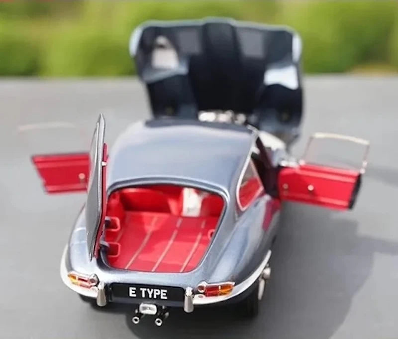 [Kyosho] 1:18 Jaguar 1974 E-Type Blue Model Car Die-Cast