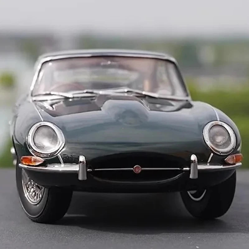 [Kyosho] 1:18 Jaguar 1974 E-Type Green Model Car Die-Cast