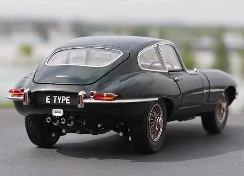 [Kyosho] 1:18 Jaguar 1974 E-Type Green Model Car Die-Cast