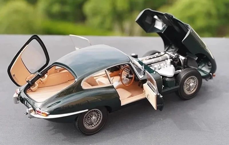 [Kyosho] 1:18 Jaguar 1974 E-Type Green Model Car Die-Cast