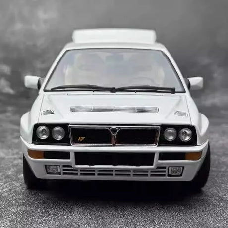 [Kyosho] 1:18 Lancia 1993 Delta HF Integrale Evo II White Model Car Die-Cast