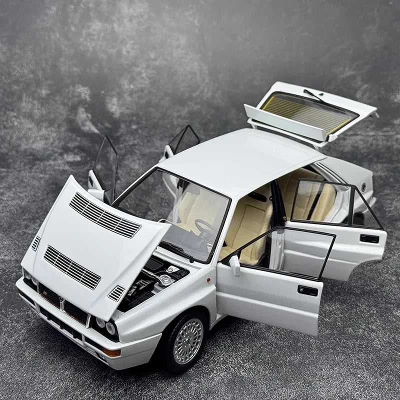 [Kyosho] 1:18 Lancia 1993 Delta HF Integrale Evo II White Model Car Die-Cast