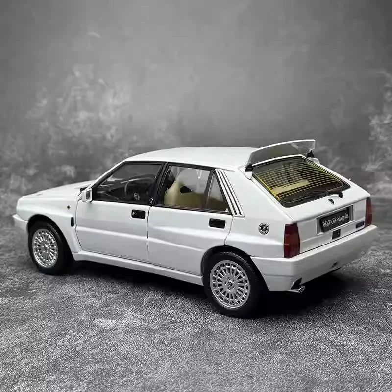[Kyosho] 1:18 Lancia 1993 Delta HF Integrale Evo II White Model Car Die-Cast