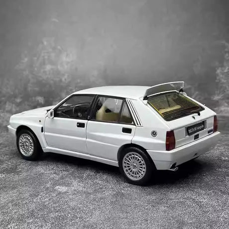 [Kyosho] 1:18 Lancia 1993 Delta HF Integrale Evo II White Model Car Die-Cast