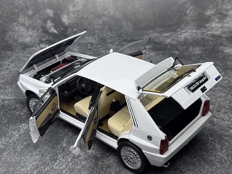 [Kyosho] 1:18 Lancia 1993 Delta HF Integrale Evo II White Model Car Die-Cast