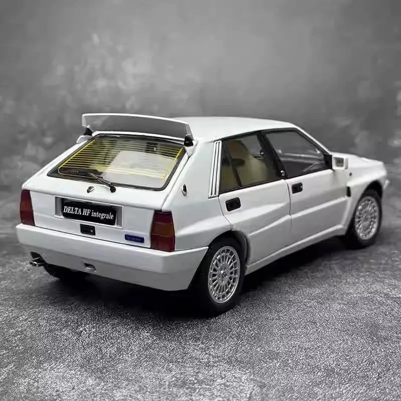 [Kyosho] 1:18 Lancia 1993 Delta HF Integrale Evo II White Model Car Die-Cast