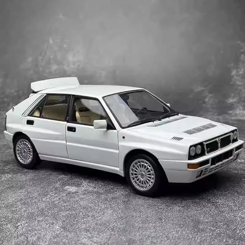 [Kyosho] 1:18 Lancia 1993 Delta HF Integrale Evo II White Model Car Die-Cast