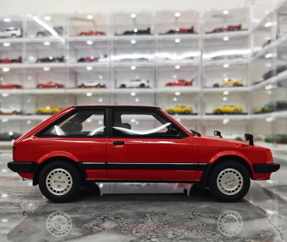 [Kyosho] 1:18 Mazda 1985 Familia XG Red Model Car Die-Cast