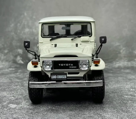 [Kyosho] 1:18 Toyota 1960 Land Cruiser FJ40 White Model Car Die-Cast
