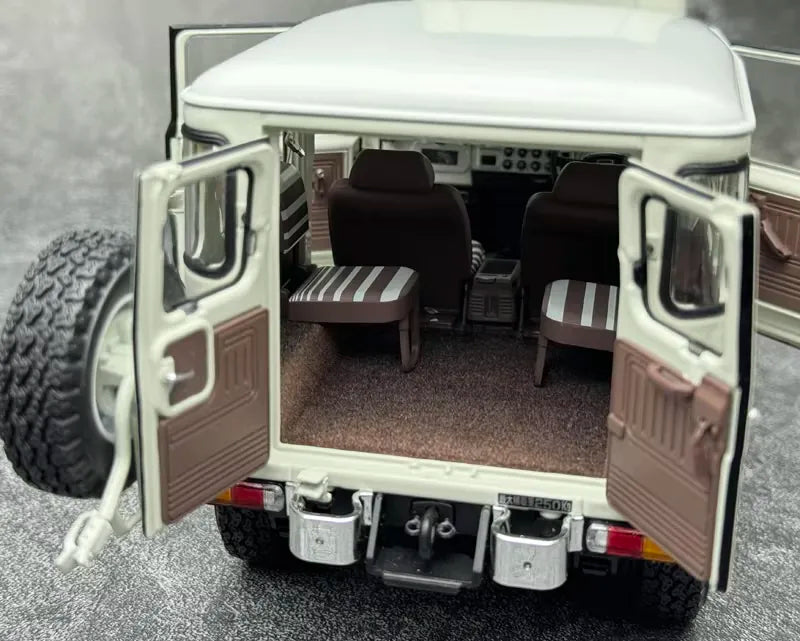 [Kyosho] 1:18 Toyota 1960 Land Cruiser FJ40 White Model Car Die-Cast