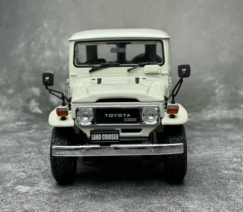 [Kyosho] 1:18 Toyota 1960 Land Cruiser FJ40 White Model Car Die-Cast