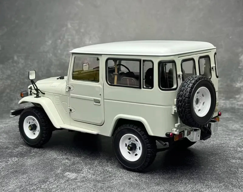 [Kyosho] 1:18 Toyota 1960 Land Cruiser FJ40 White Model Car Die-Cast