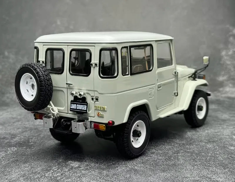 [Kyosho] 1:18 Toyota 1960 Land Cruiser FJ40 White Model Car Die-Cast