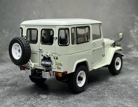 [Kyosho] 1:18 Toyota 1960 Land Cruiser FJ40 White Model Car Die-Cast