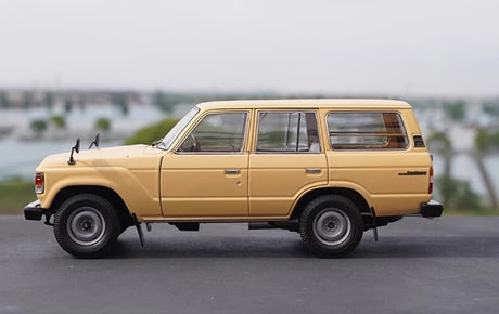 [Kyosho] 1:18 Toyota 1980 Land Cruiser J60 Yellow Model Car Die-Cast
