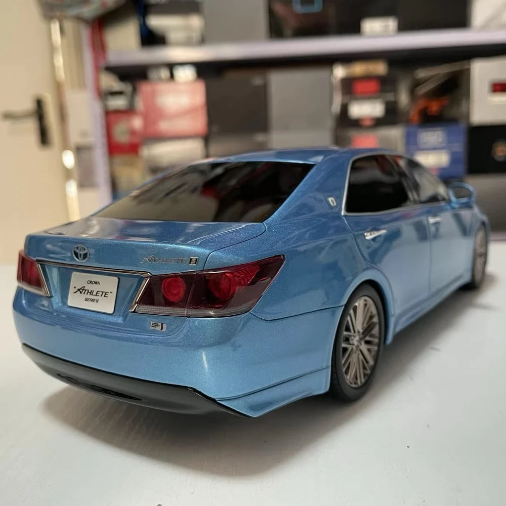 [Kyosho] 1:18 Toyota 2012 Crown Athlete S210 Blue Model Car Die-Cast