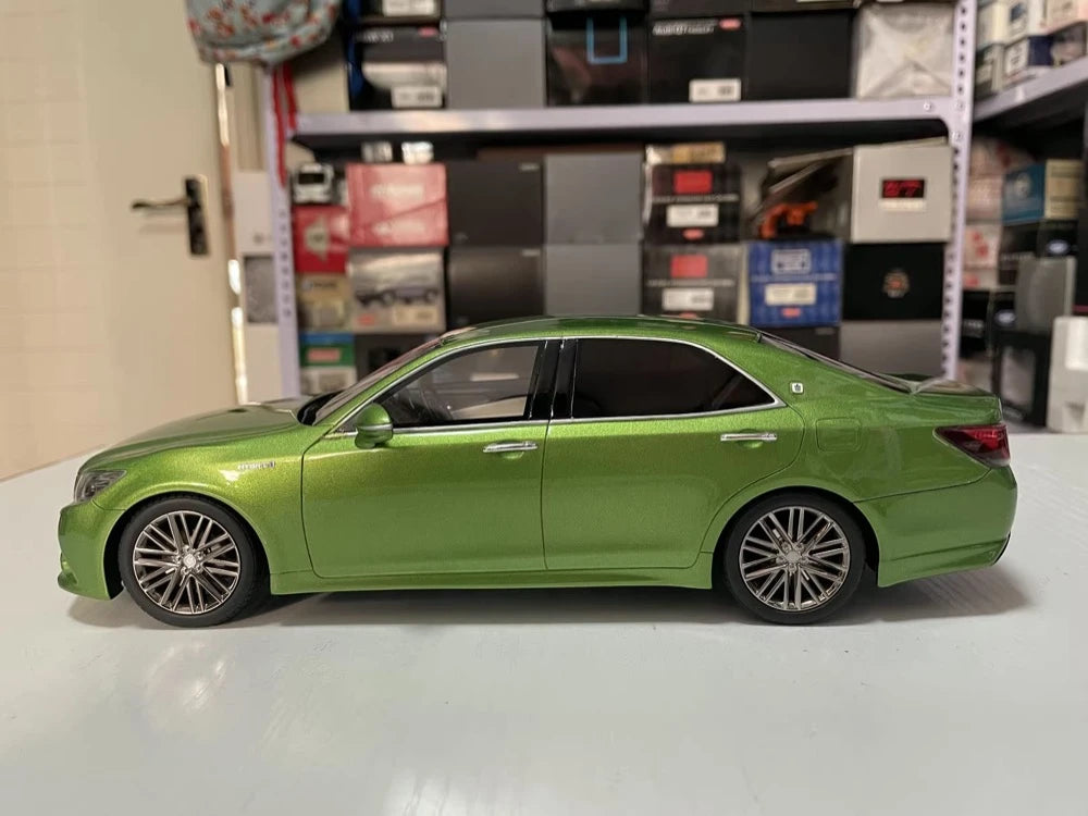 [Kyosho] 1:18 Toyota 2012 Crown Athlete S210 グリーン モデルカー Die-Cast