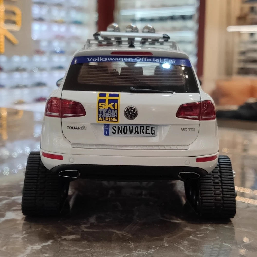 [Kyosho] 1:18 Volkswagen 2010 Touareg Snowareg Sweden Model Car Die-Cast